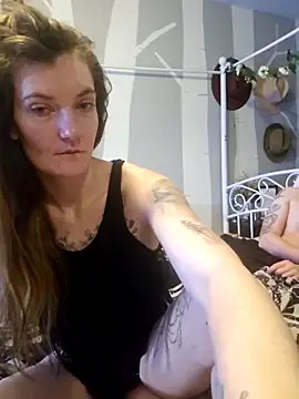 YourFavCanadianMILF's cam snapshot