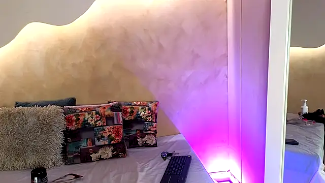 Kloee_12's cam snapshot