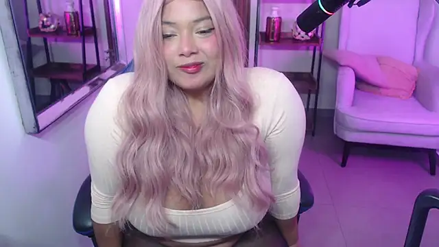 Kenya--Buhle live sex cam