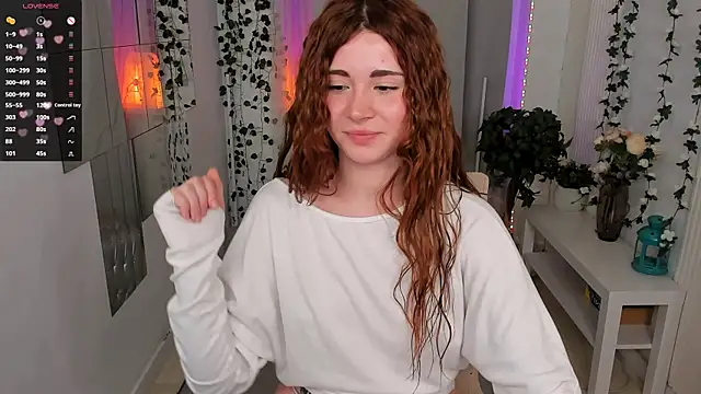 Freckle_Diyana's cam snapshot