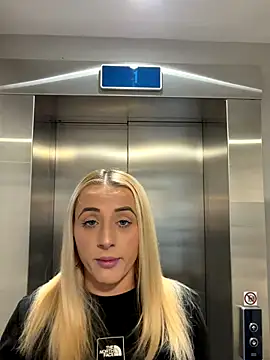 Strongqueen live sex cam