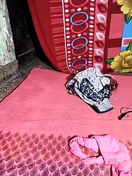 POOJALOVEHOT's cam snapshot