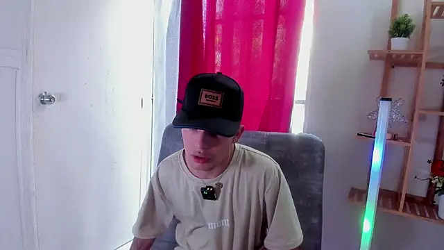 latiin_boy21's cam snapshot