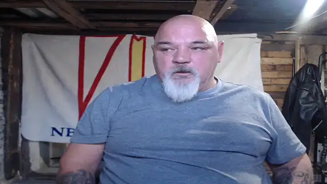 Newfiesausage1972's cam snapshot