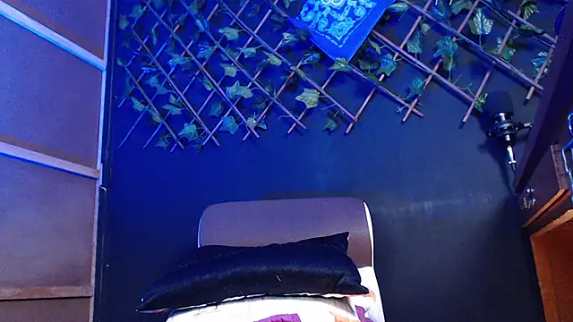 Dicaprioo_'s cam snapshot