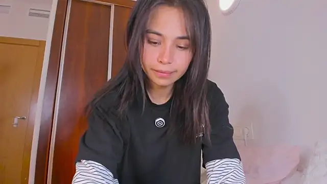 Adriennesexxx's cam snapshot