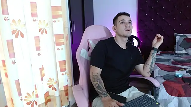 BooyHott_'s cam snapshot