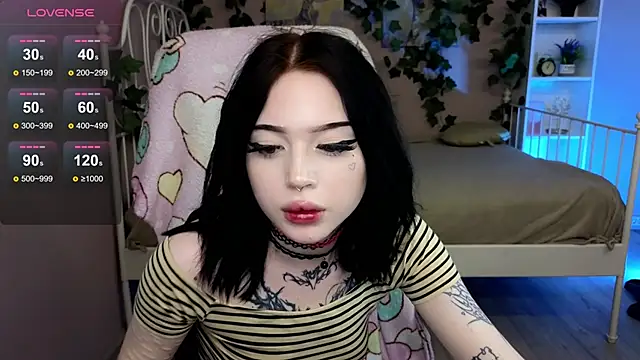 Emma_Kirks's cam snapshot