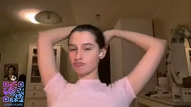 DarlineBrustera's cam snapshot