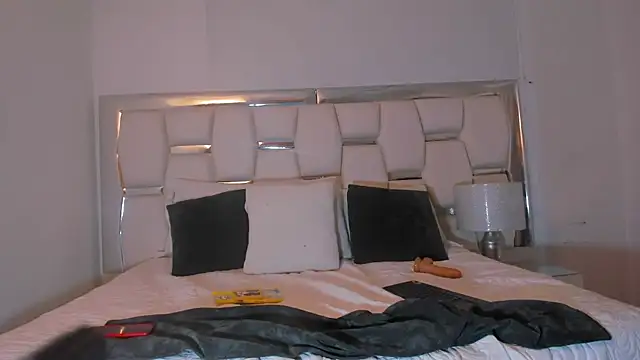 Julieta_Owen's cam snapshot