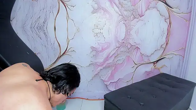 wild_demongirl's cam snapshot