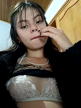 _Isabella-7's cam snapshot