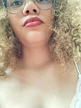 SirenRouge_69's cam snapshot