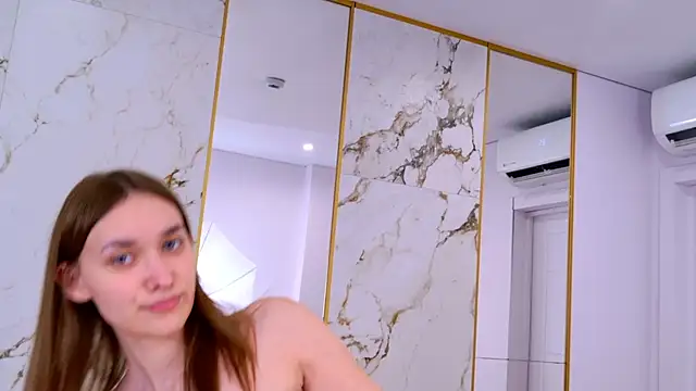 AmadaReine's cam snapshot