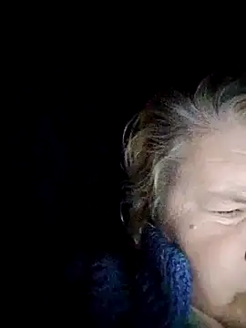 LusiyaGold5's cam snapshot