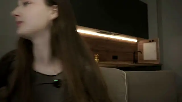 Eliravelvet's cam snapshot