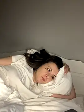 bunnythetailor's cam snapshot