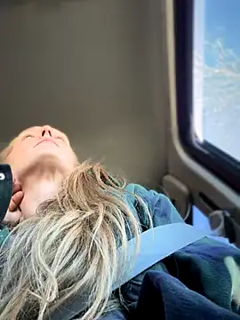 GoldenFlameGoddess live sex cam