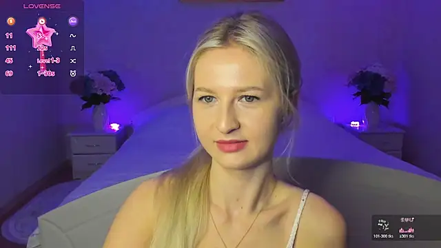 Julie_Blaze's cam snapshot