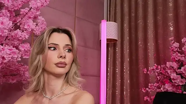 Elliblue's cam snapshot