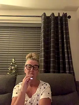 Mrsmoggy's cam snapshot