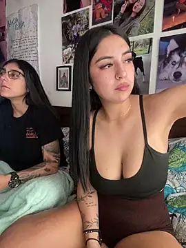 PamelaFtMia's cam snapshot