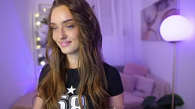 Clara_Nia live sex cam