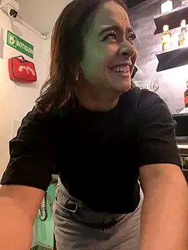 HANNAHBAKER00 live sex cam