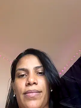 ArielleMillerr-'s cam snapshot