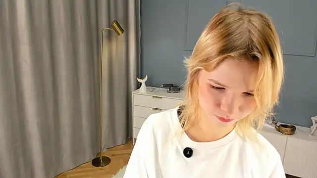 PhillisEsplin's cam snapshot