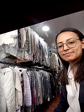 bri_ali's cam snapshot