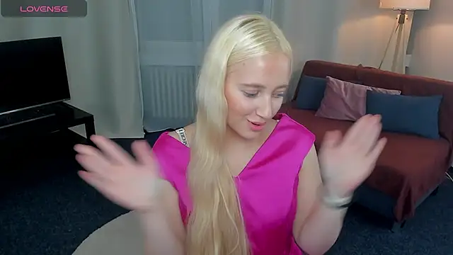 AuroraSkyee's cam snapshot