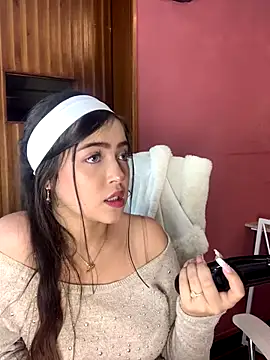 KyliePinkk_'s cam snapshot