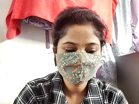 TanishaQ73's cam snapshot