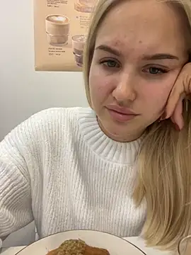 VanillaCakes live sex cam