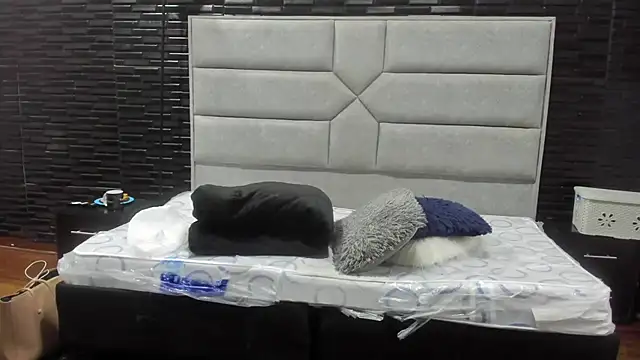 CloeSilver's cam snapshot