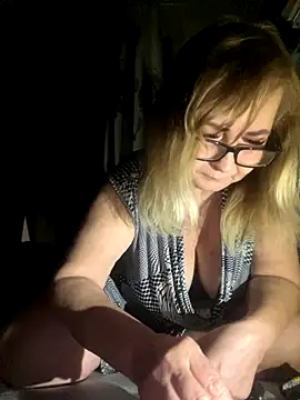 Irina2909@xh live sex cam