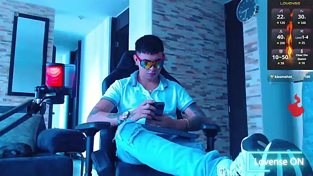 Lobito_xxxl live sex cam