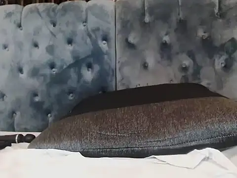 Beverlygurlx6 live sex cam