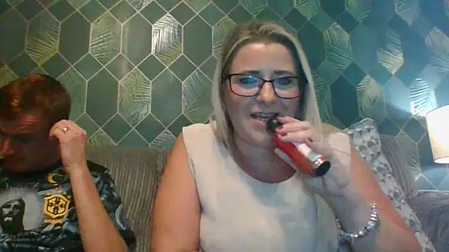 SweetXCandyX live sex cam