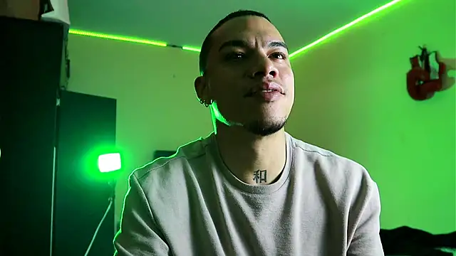 AlphaMasterXxx's cam snapshot