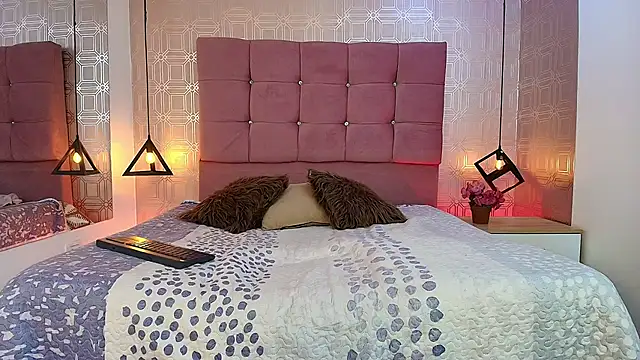 MeganDiamont_FG's cam snapshot