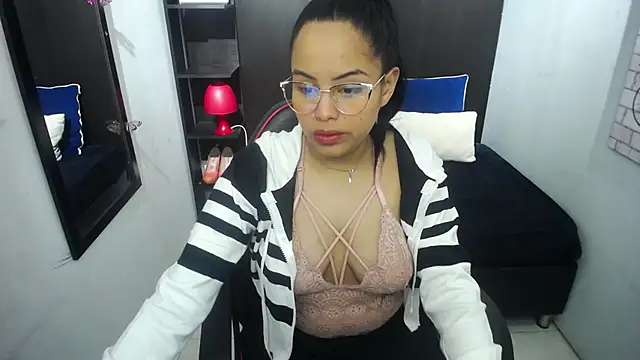 victoria_mansory's cam snapshot