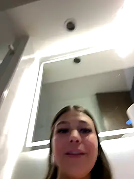 Alyshanon18 live sex cam