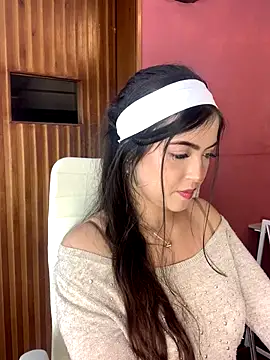 KyliePinkk_'s cam snapshot