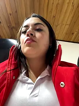 Lesly_10-'s cam snapshot