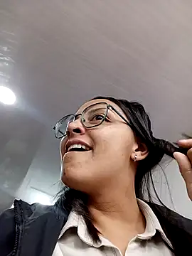 bri_ali's cam snapshot