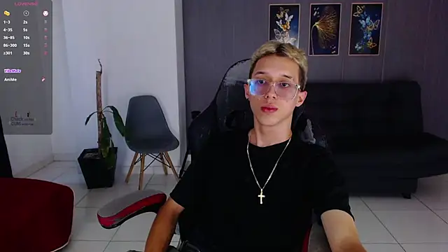 skinny_bigcock02's cam snapshot