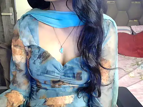 CUTE_princess_143's cam snapshot