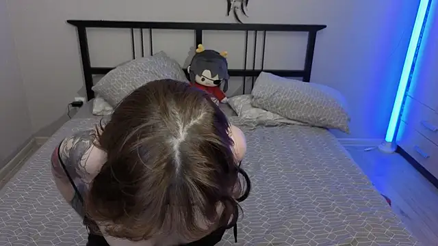 ellen_and_danny's cam snapshot